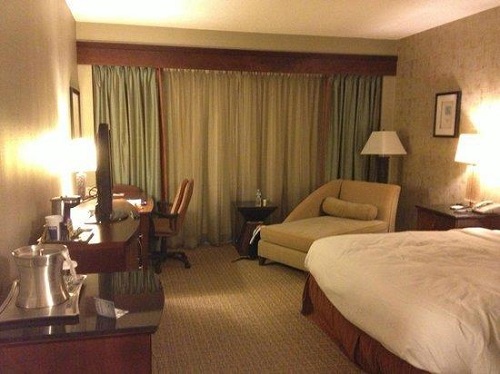 Hilton Boston Woburn room